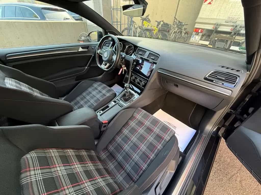 Volkswagen Golf VII Lim. GTI FaceliftLED Dynaudio 4,69% 08/2017-photo-10