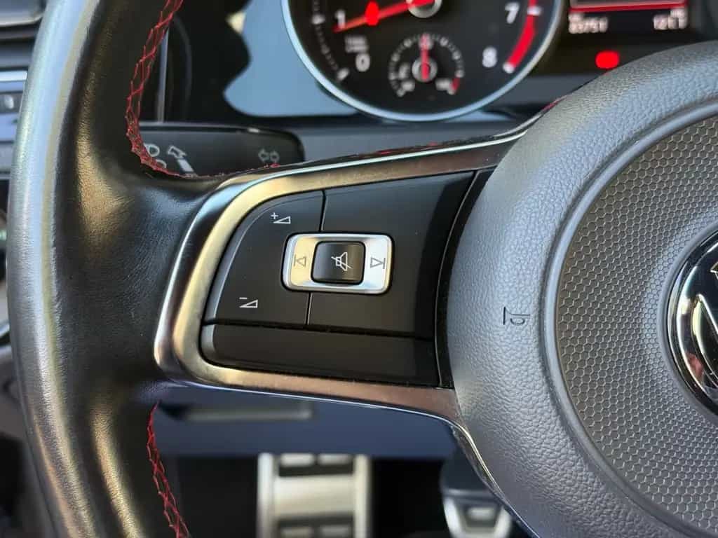 Volkswagen Golf VII Lim. GTI FaceliftLED Dynaudio 4,69% 08/2017-photo-16