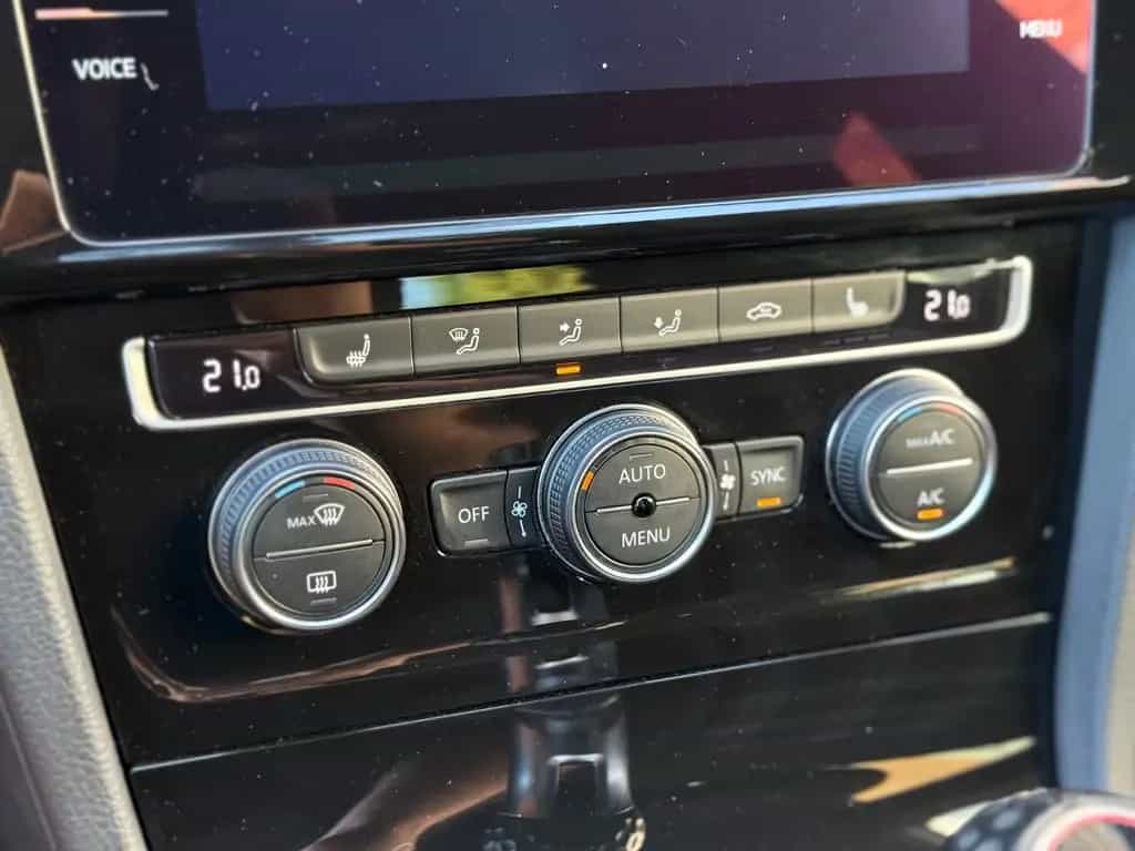 Volkswagen Golf VII Lim. GTI FaceliftLED Dynaudio 4,69% 08/2017-photo-21