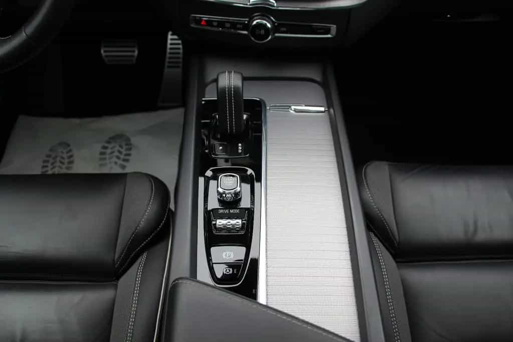 Volvo XC60 R Design AWD 07/2020-photo-14