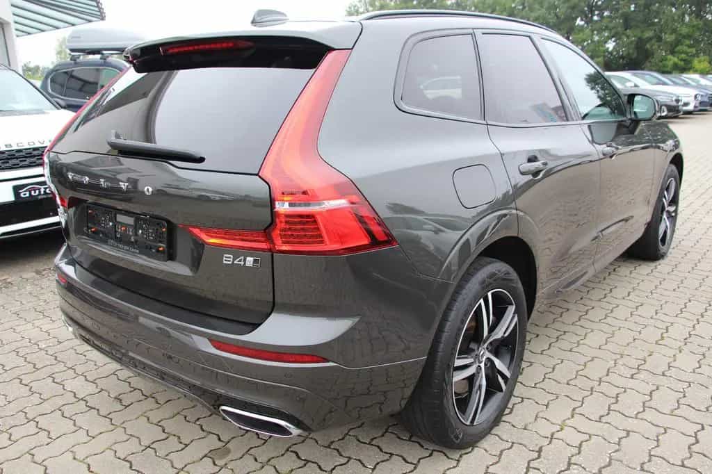 Volvo XC60 R Design AWD 07/2020-photo-3
