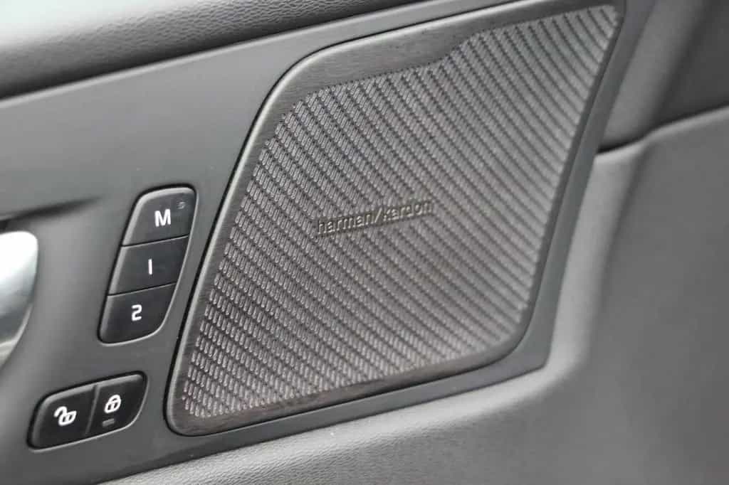 Volvo XC60 R Design AWD 07/2020-photo-5