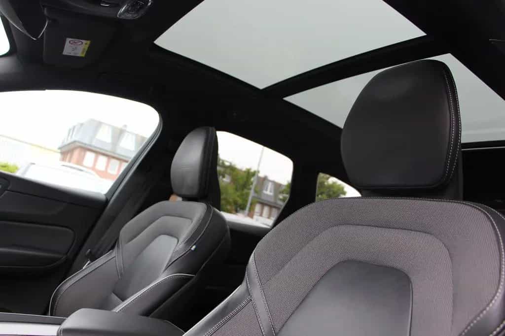 Volvo XC60 R Design AWD 07/2020-photo-7