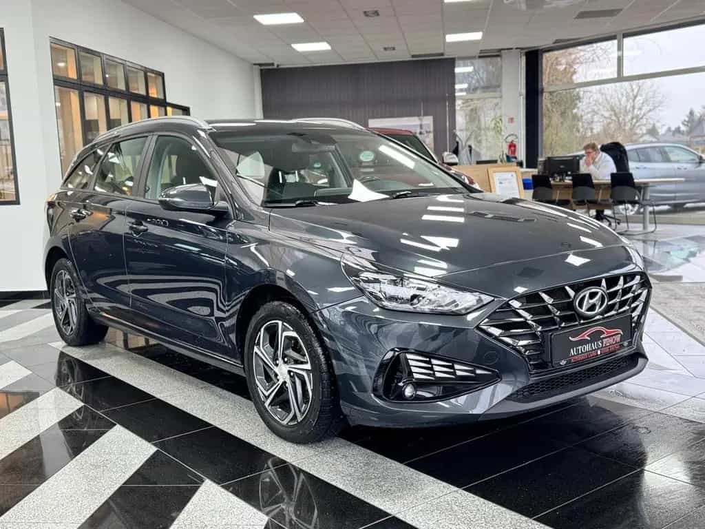 Hyundai i30 Kombi"AUTOMATIK"Trend"KAMERA"SPUR ASS."LED" 12/2022-photo-1