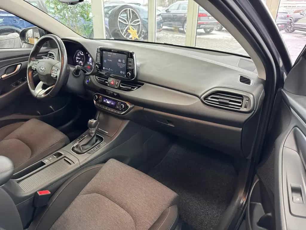 Hyundai i30 Kombi"AUTOMATIK"Trend"KAMERA"SPUR ASS."LED" 12/2022-photo-13