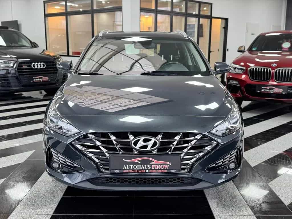 Hyundai i30 Kombi"AUTOMATIK"Trend"KAMERA"SPUR ASS."LED" 12/2022-photo-3