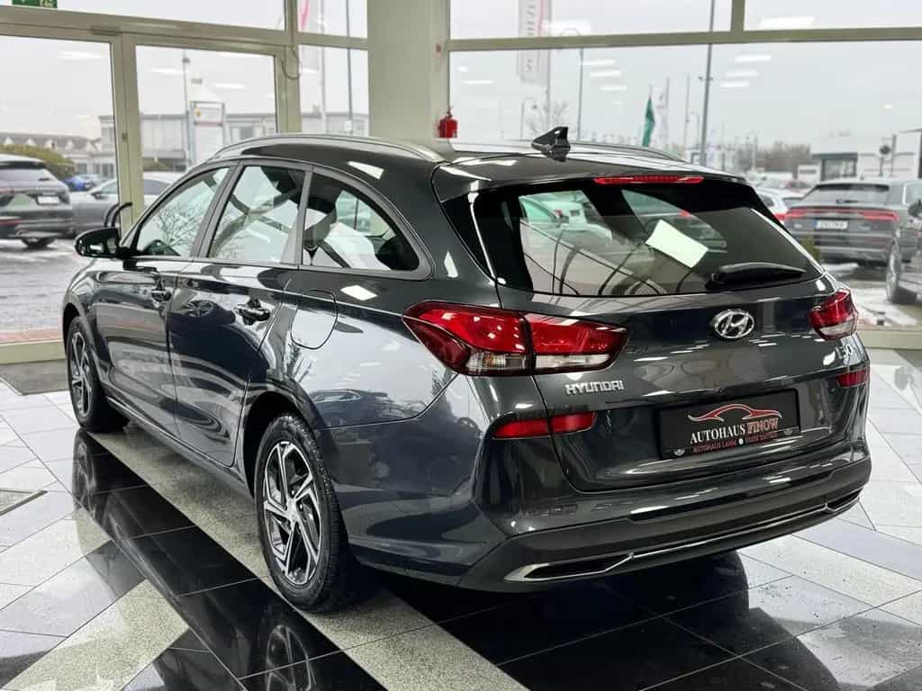 Hyundai i30 Kombi"AUTOMATIK"Trend"KAMERA"SPUR ASS."LED" 12/2022-photo-4