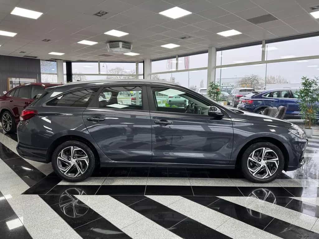 Hyundai i30 Kombi"AUTOMATIK"Trend"KAMERA"SPUR ASS."LED" 12/2022-photo-8