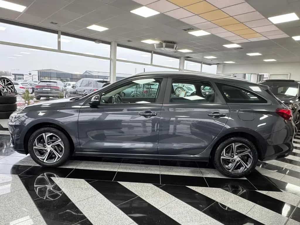 Hyundai i30 Kombi"AUTOMATIK"Trend"KAMERA"SPUR ASS."LED" 12/2022-photo-9