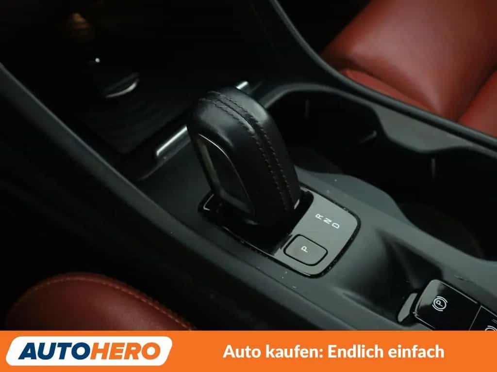 Volvo XC40 2.0 T5 Momentum AWD Aut.*NAVI*LED*ACC*CAM* 03/2018-photo-24