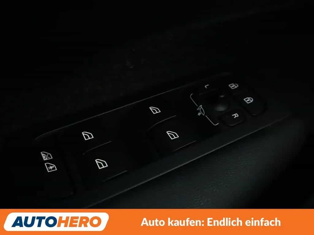 Volvo XC40 2.0 T5 Momentum AWD Aut.*NAVI*LED*ACC*CAM* 03/2018-photo-26