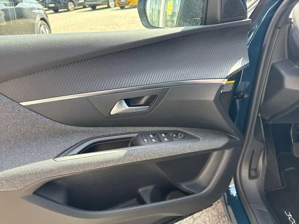 Peugeot 3008 Active Pack Digitales Cockpit LED 2-Zonen-K 01/2024-photo-8