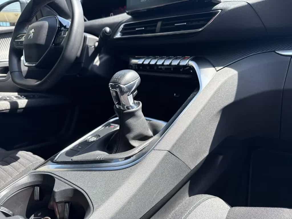 Peugeot 3008 Active Pack Digitales Cockpit LED 2-Zonen-K 01/2024-photo-14
