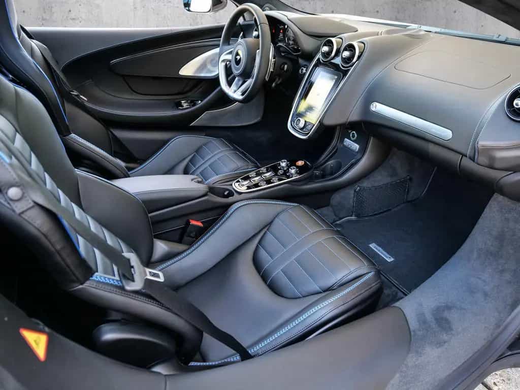 McLaren GTS Luxe, MSO Black Pack, Sports Exhaust null-photo-13