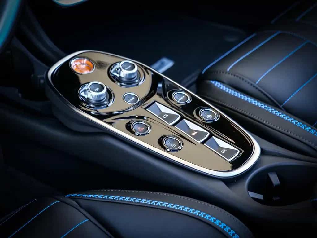 McLaren GTS Luxe, MSO Black Pack, Sports Exhaust null-photo-17