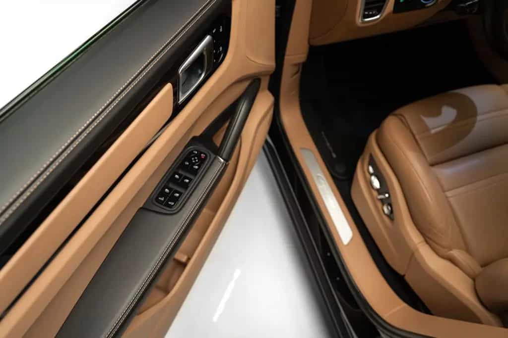 Porsche Cayenne Basis 08/2020-photo-9