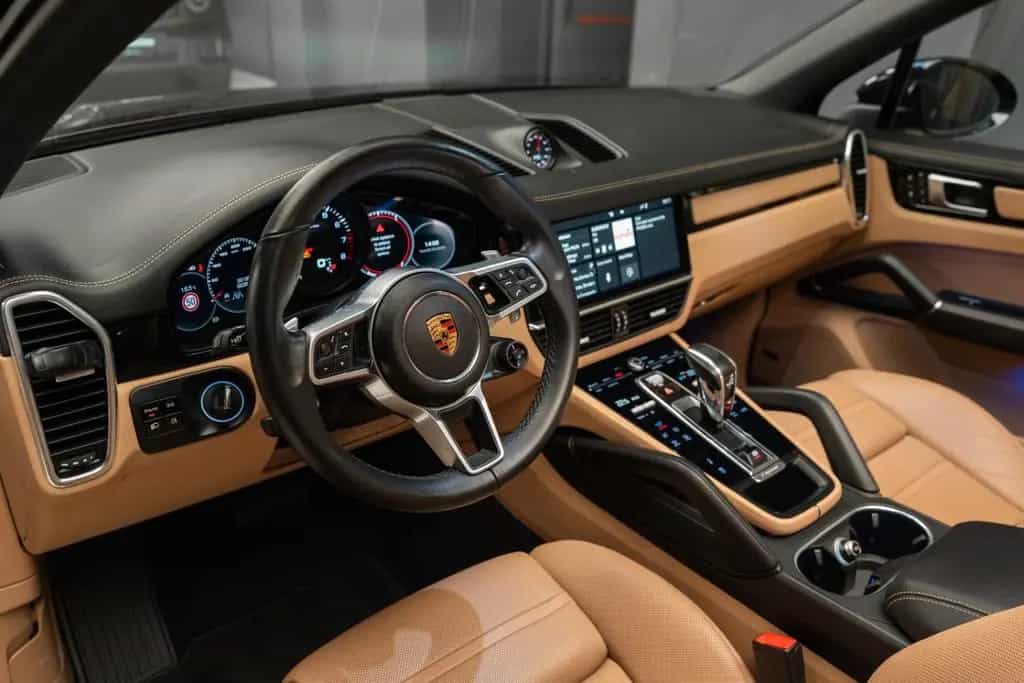Porsche Cayenne Basis 08/2020-photo-11