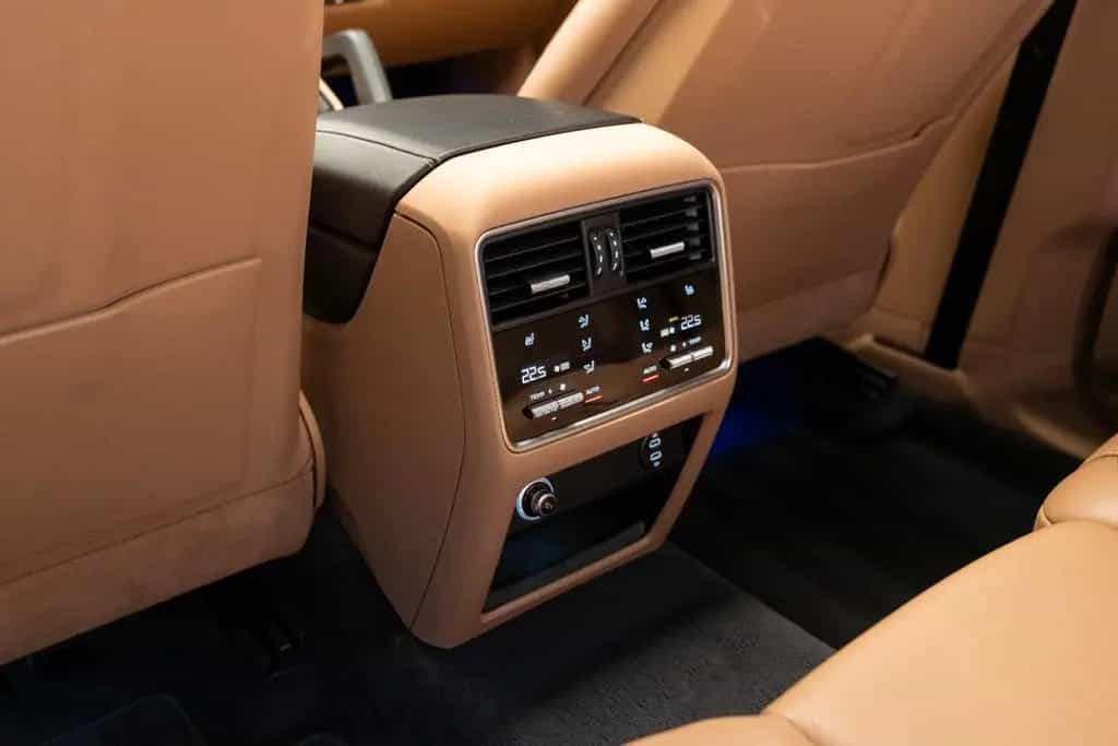 Porsche Cayenne Basis 08/2020-photo-29