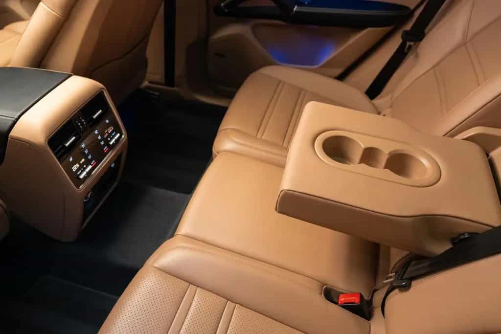 Porsche Cayenne Basis 08/2020-photo-31