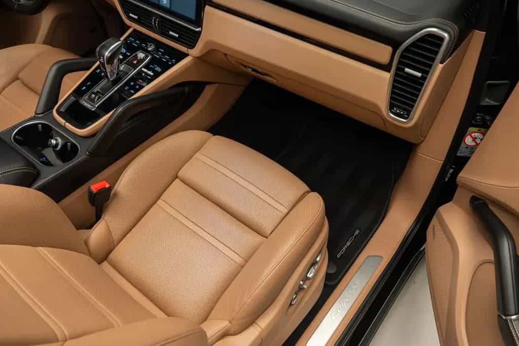 Porsche Cayenne Basis 08/2020-photo-37