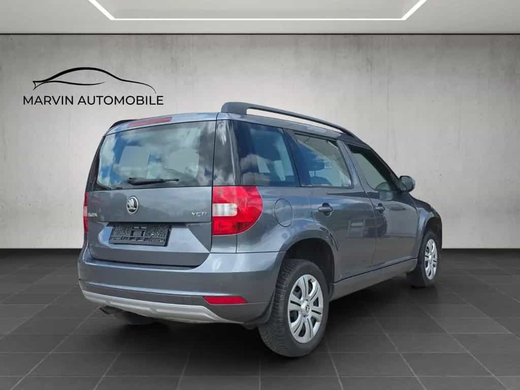 Skoda Yeti 1.2 TSI Active AHK SHZ PDC TÜV NEU 01/2018-photo-0