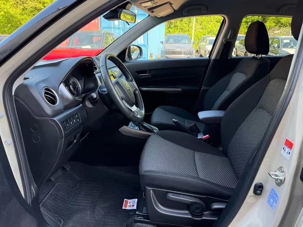Suzuki Vitara 1.4 Comfort A/T HYBRID LED+NAVI+LM 12/2021-photo-5