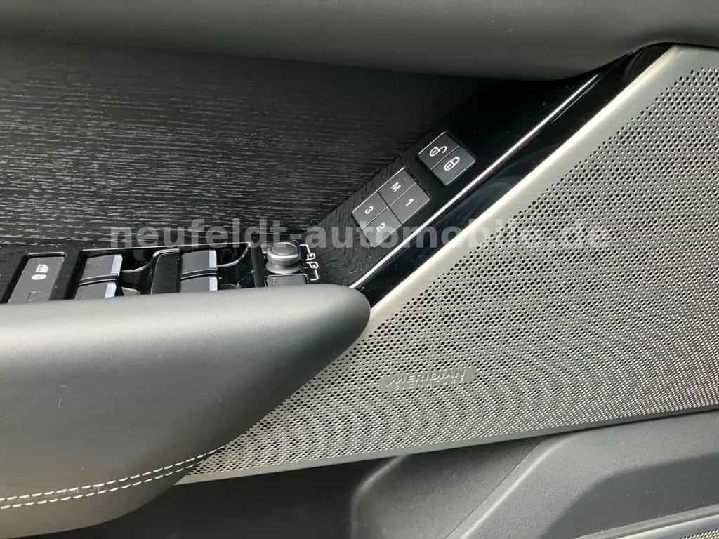 Land Rover Range Rover Rover Velar R-Dynamic HSE 05/2019-photo-21