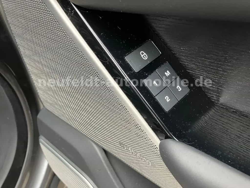 Land Rover Range Rover Rover Velar R-Dynamic HSE 05/2019-photo-24