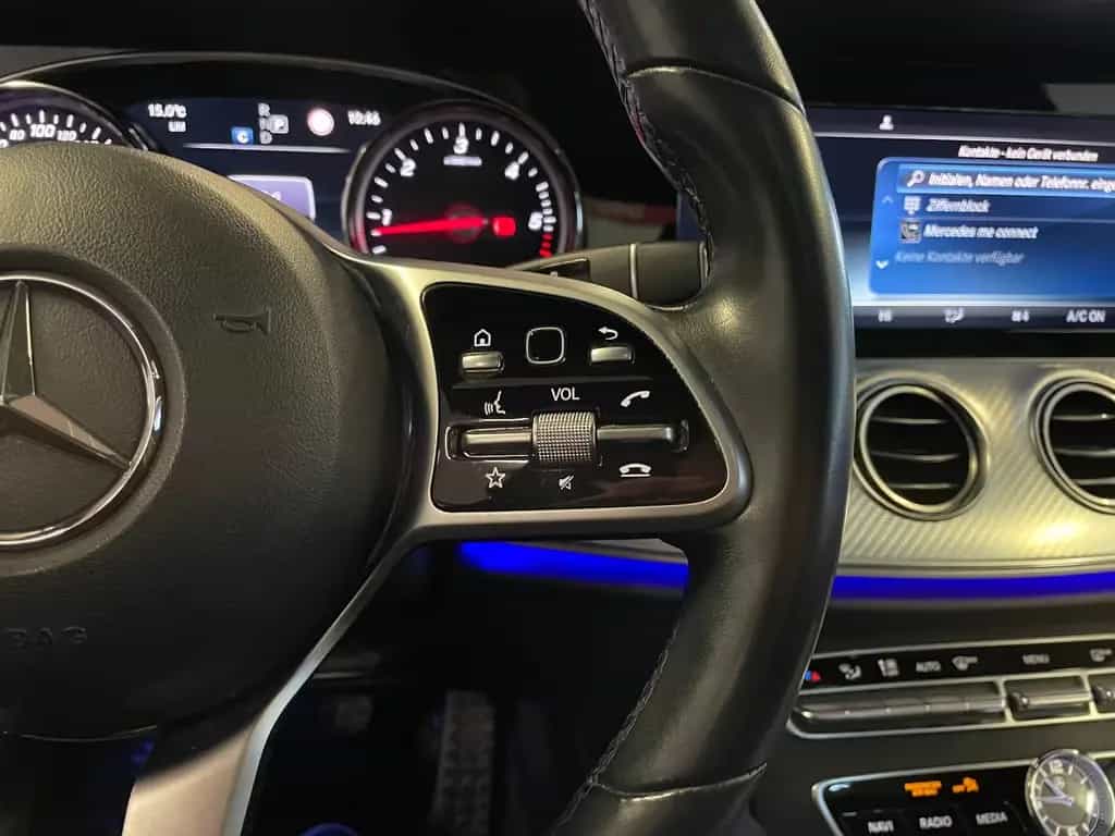 Mercedes-Benz E 220 Limousine-Schiebedach 02/2019-photo-13