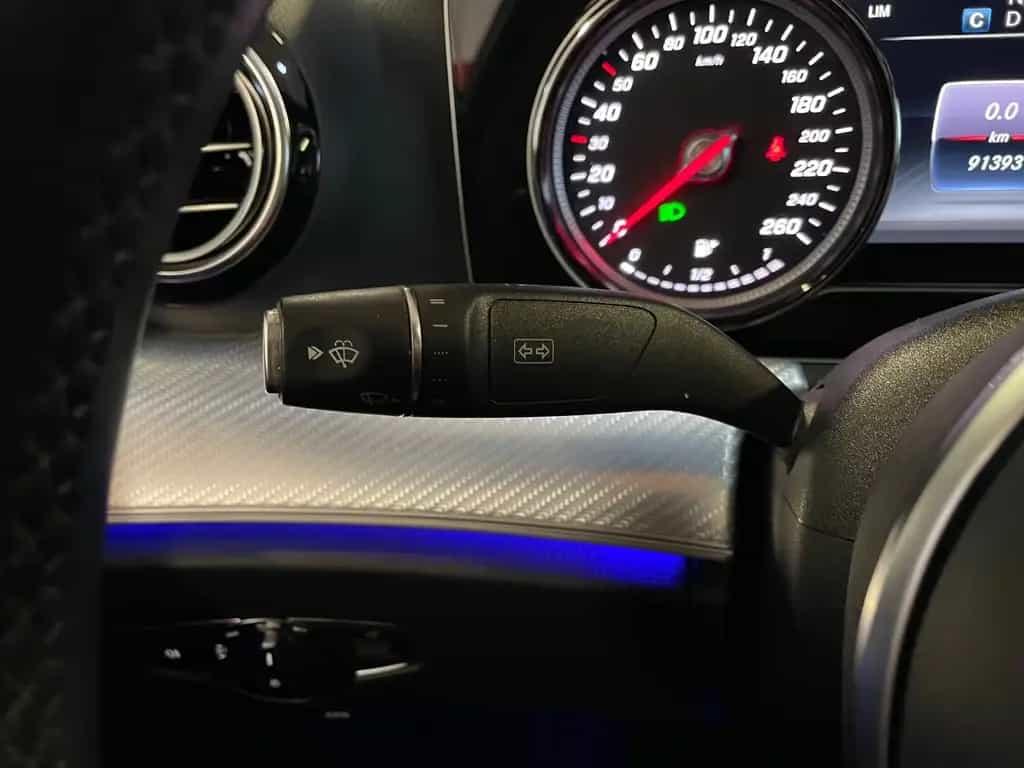 Mercedes-Benz E 220 Limousine-Schiebedach 02/2019-photo-14