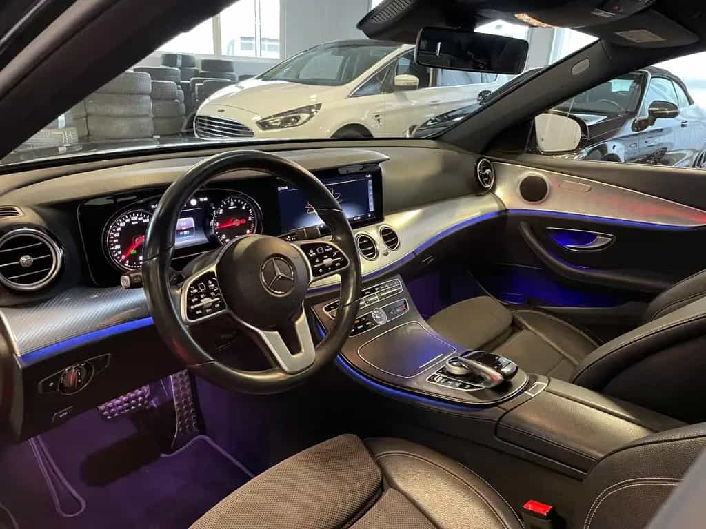 Mercedes-Benz E 220 Limousine-Schiebedach 02/2019-photo-24