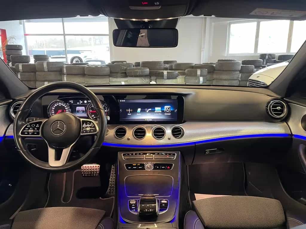 Mercedes-Benz E 220 Limousine-Schiebedach 02/2019-photo-27
