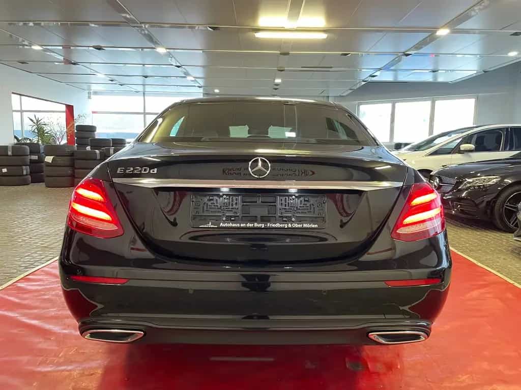 Mercedes-Benz E 220 Limousine-Schiebedach 02/2019-photo-5