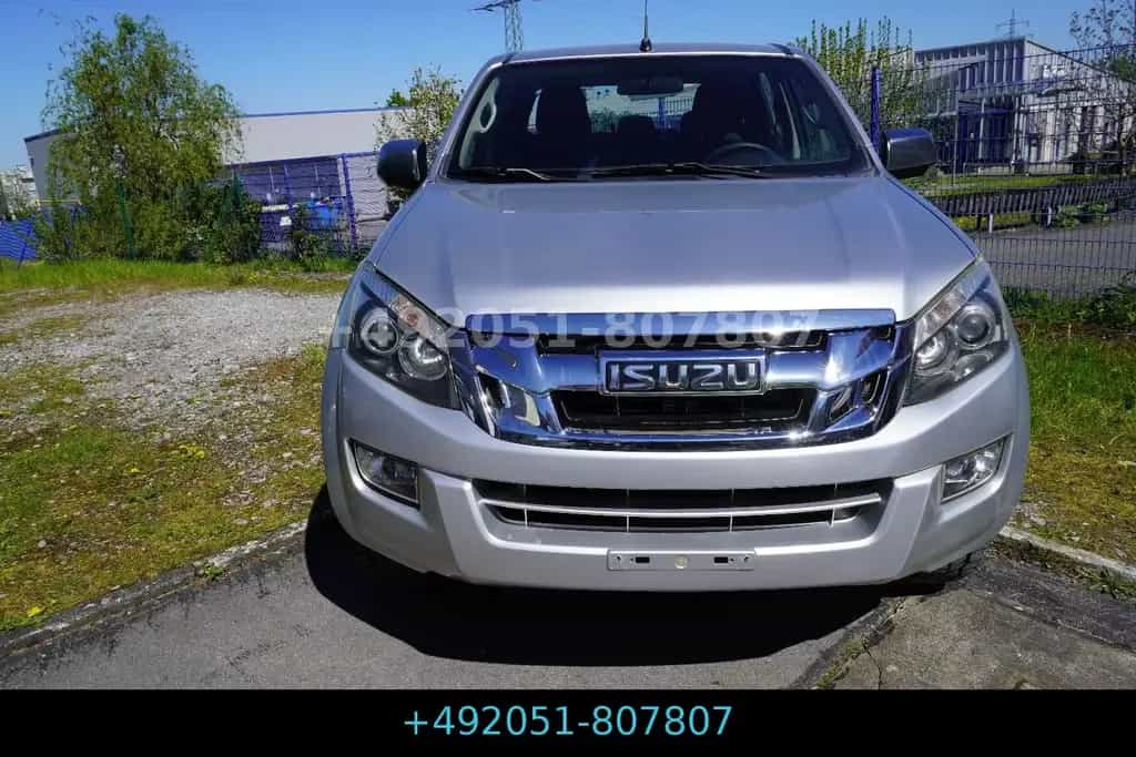 Isuzu D-Max 2,5 TD Double Cab 4WD Custom Autom. 04/2015-photo-1