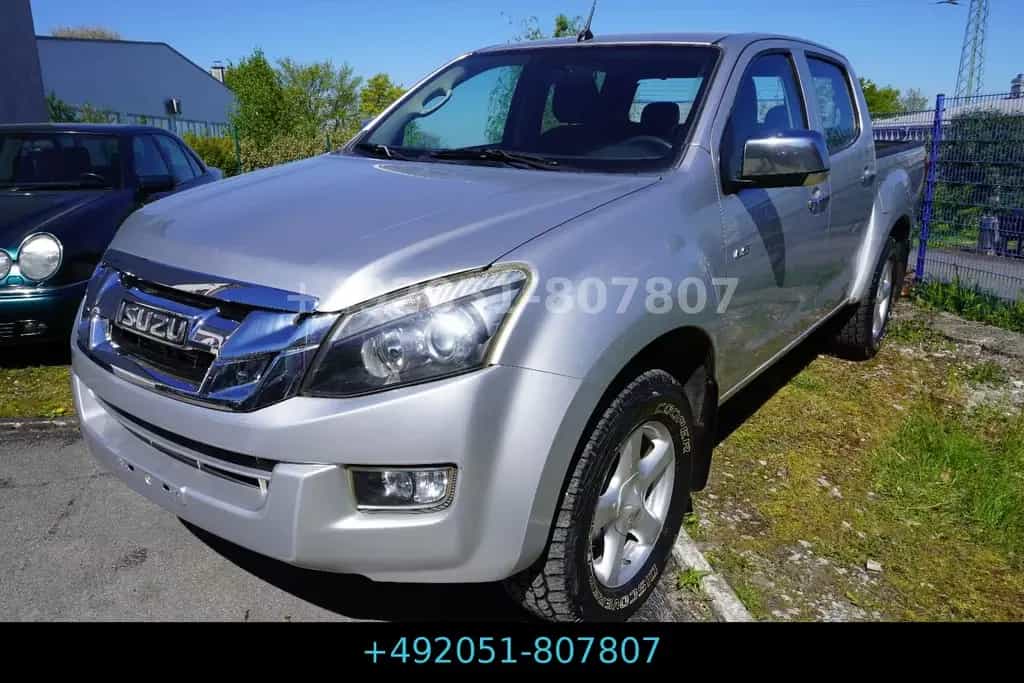 Isuzu D-Max 2,5 TD Double Cab 4WD Custom Autom. 04/2015-photo-2