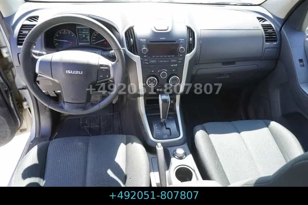 Isuzu D-Max 2,5 TD Double Cab 4WD Custom Autom. 04/2015-photo-3