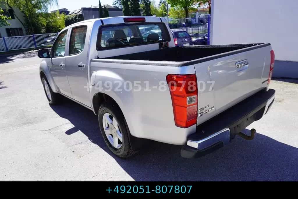 Isuzu D-Max 2,5 TD Double Cab 4WD Custom Autom. 04/2015-photo-7