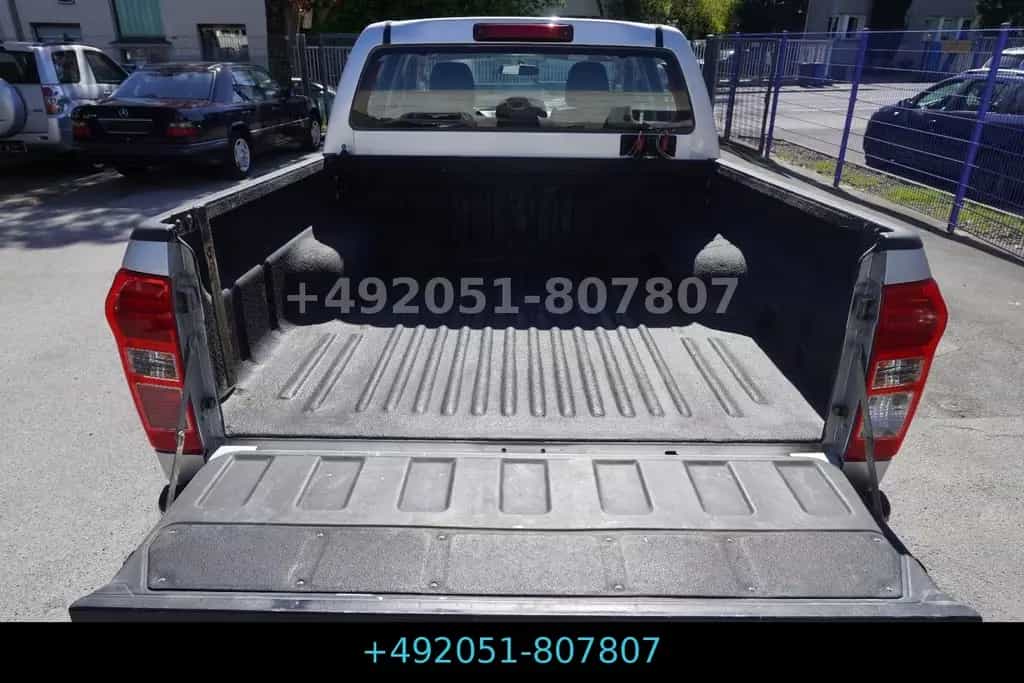 Isuzu D-Max 2,5 TD Double Cab 4WD Custom Autom. 04/2015-photo-8