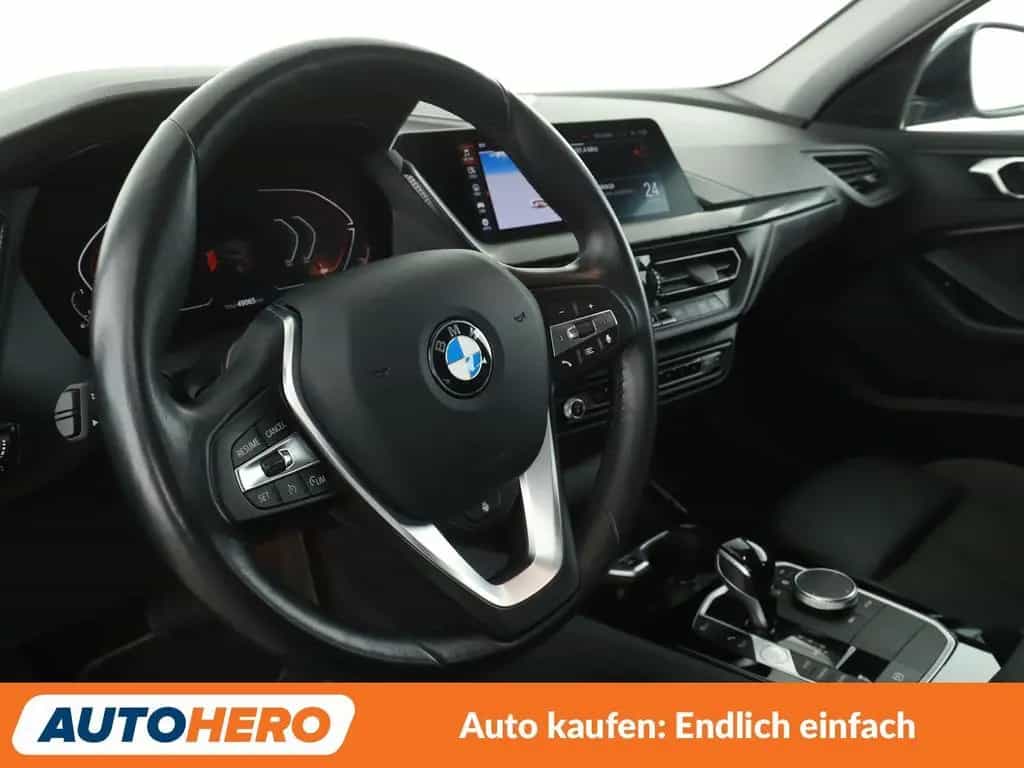 BMW 118 i Sport Line Aut.*NAVI*LED*CAM*SHZ*LHZ*TEMPO* 09/2022-photo-10