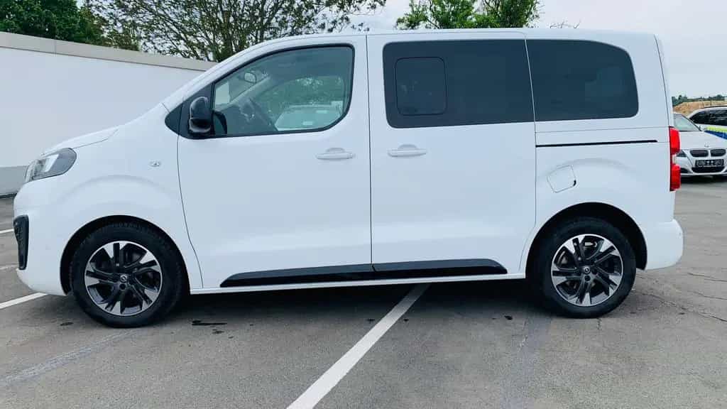 Opel Zafira Life Inno S Leder PDach ACC Standhz Massa 06/2019-photo-2