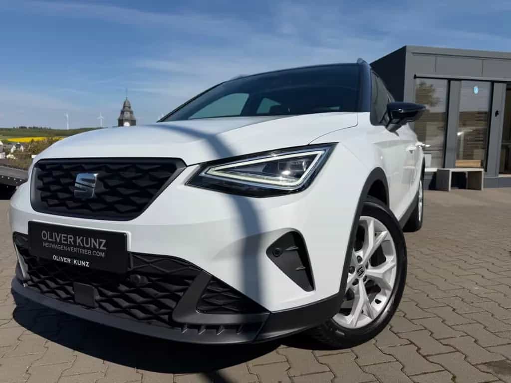 Seat Arona FR SPORT DSG LED Kamera AHK V.5 J Garantie 06/2025-photo-0