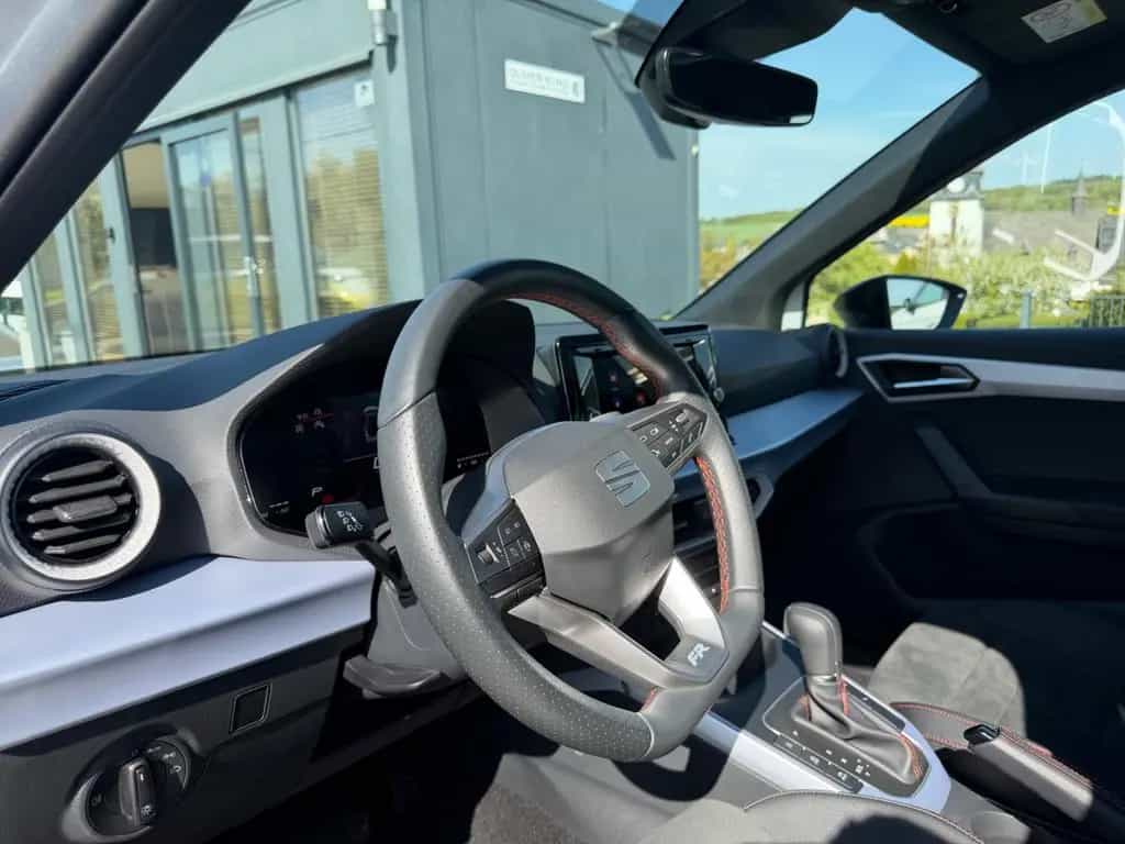 Seat Arona FR SPORT DSG LED Kamera AHK V.5 J Garantie 06/2025-photo-5