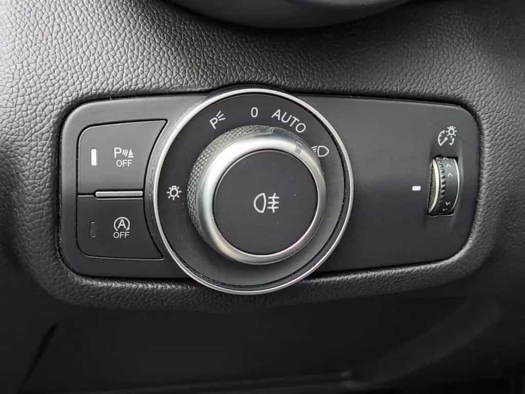 Alfa Romeo Giulia Super  *Xenon*Keyless*SHZ*PDC*Temp*2.Hand 04/2017-photo-18