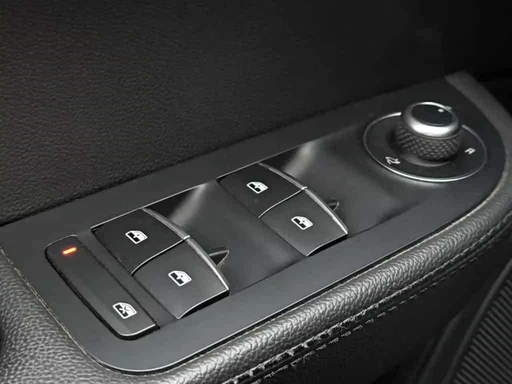 Alfa Romeo Giulia Super  *Xenon*Keyless*SHZ*PDC*Temp*2.Hand 04/2017-photo-19