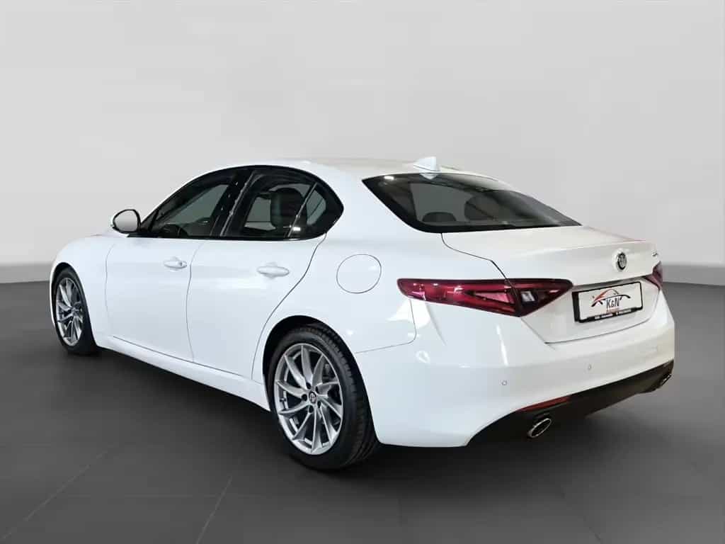 Alfa Romeo Giulia Super  *Xenon*Keyless*SHZ*PDC*Temp*2.Hand 04/2017-photo-3