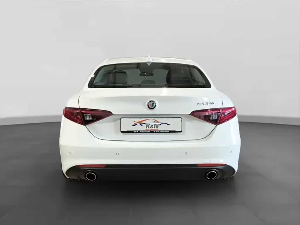 Alfa Romeo Giulia Super  *Xenon*Keyless*SHZ*PDC*Temp*2.Hand 04/2017-photo-4