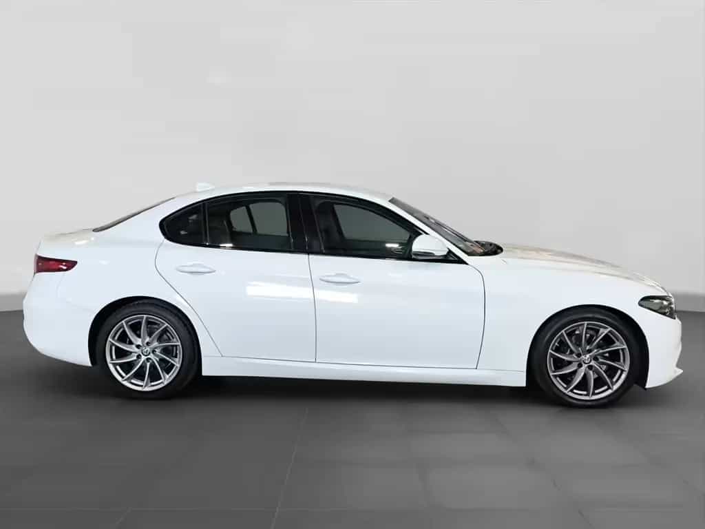 Alfa Romeo Giulia Super  *Xenon*Keyless*SHZ*PDC*Temp*2.Hand 04/2017-photo-6