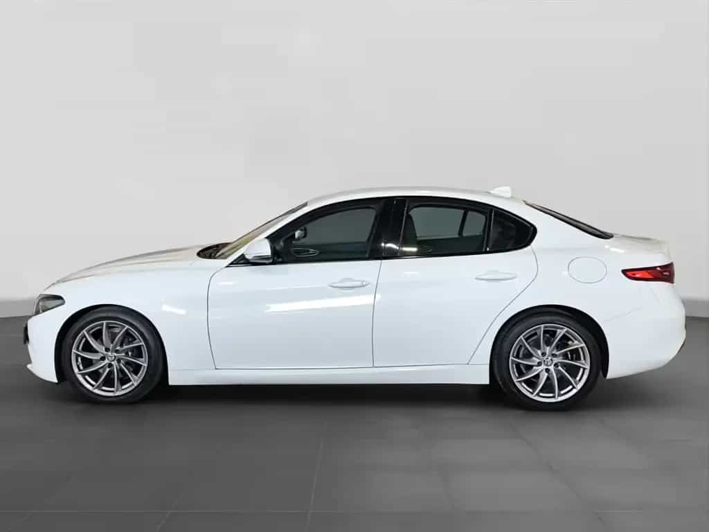 Alfa Romeo Giulia Super  *Xenon*Keyless*SHZ*PDC*Temp*2.Hand 04/2017-photo-7