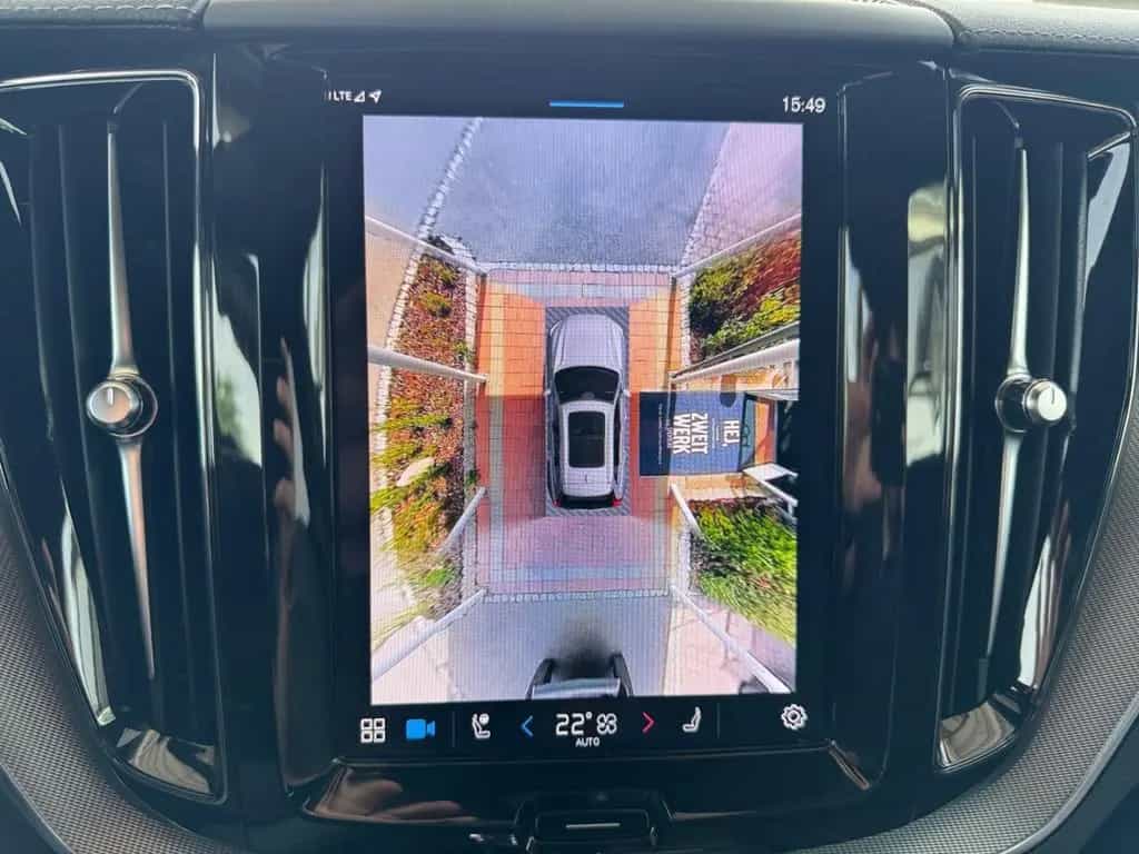 Volvo XC60 Ultimate Dark B4 AWD Luftfederung HarmanKar 08/2023-photo-15