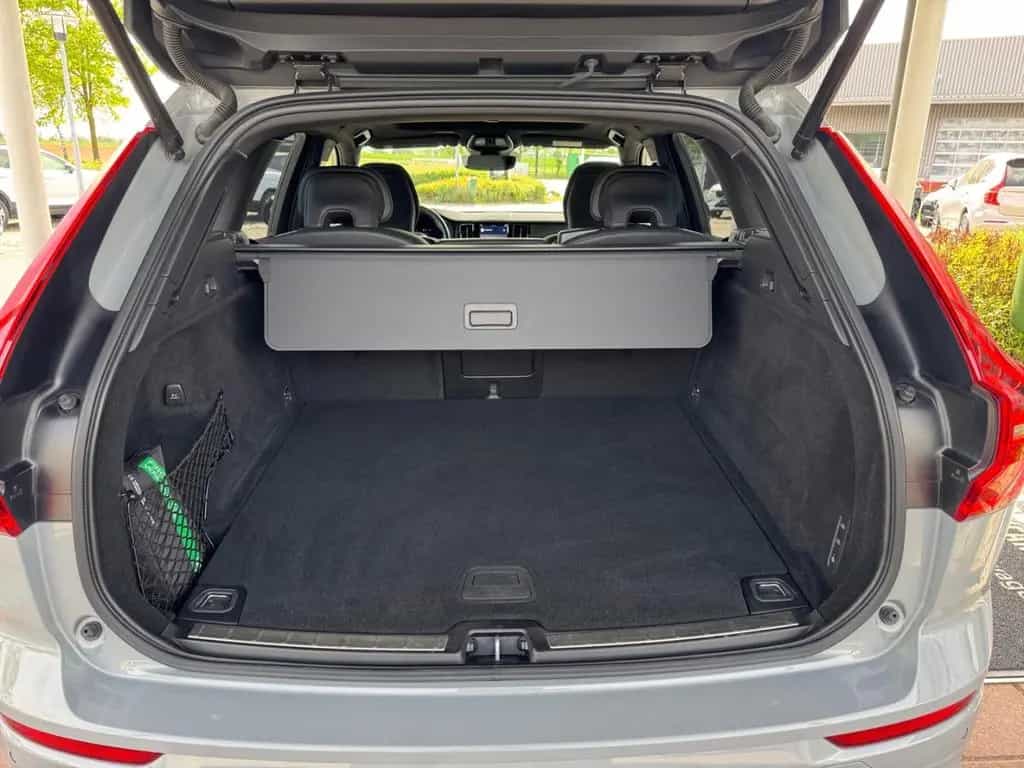 Volvo XC60 Ultimate Dark B4 AWD Luftfederung HarmanKar 08/2023-photo-22
